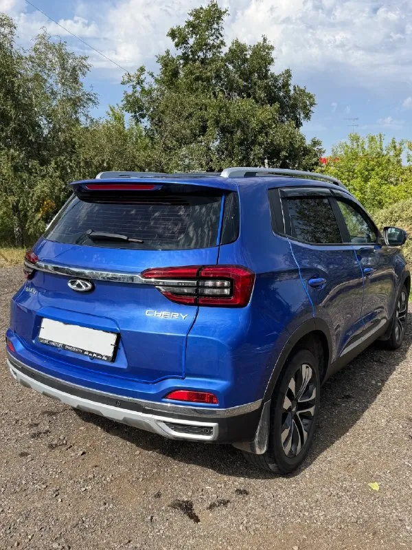 Продаю автомобиль chery tiggo 4 в идеальном состоянии, от первого владельца, 2021г. в., в предмаксимальной комплектации techno, пробег 45 000 км. двигатель 2,0л. (122 л. с.), коробка вариатор. комплектация включает в себя весь пакет зимних функций (подогрев лобового стекла, подогрев руля, подогрев передних и задних сидений, подогрев форсунок омывателя). автомобиль не имеет каких-либо ошибок и проблем. был один локальный окрас крышки багажника. цена 1.3 млн. руб. +торг. харцызск. тел. +79493418953 если не дозвонились, на этом номере telegram, whatsapp, мах. 📞 звоните: +7(949)3418953 - фотография - 7