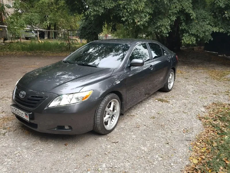 Продам toyota камри xv40. объем мотора 3.5л. автомобиль в отличном техническом и визуальном состоянии. сухой, работает как часы, коробка без малейших нареканий, масло менялось регулярно, с фильтром и полной заменой. никой ржавчины нет. салон в отличном состоянии, пробег реальный. можно говорить бесконечно об этом автомобиле. лучше приехать и увидеть все своими глазами. цена 10000$ тел +7 949 334 8571 сергей. 📞 звоните: +7(949)3348571 - фотография - 2