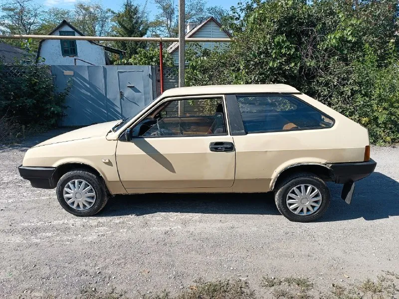 Продам ваз 2108(1987 г. в), машина полностью на ходу сел и поехал, двигатель 1300 см3 работает ровно не троит, кпп не гремит скоростя не вылетают, ходовая часть отличная, электрика вся исправна, чистый салон, продажа по тех. паспорту(постоянный учёт днр)на учёт рф 180 регион на 5 лет станет на вас без проблем, цена 85000 рублей, г. донецк, кировский район, +7(949)479-11-08 📞 звоните: +7(949)4791108 - фотография - 4