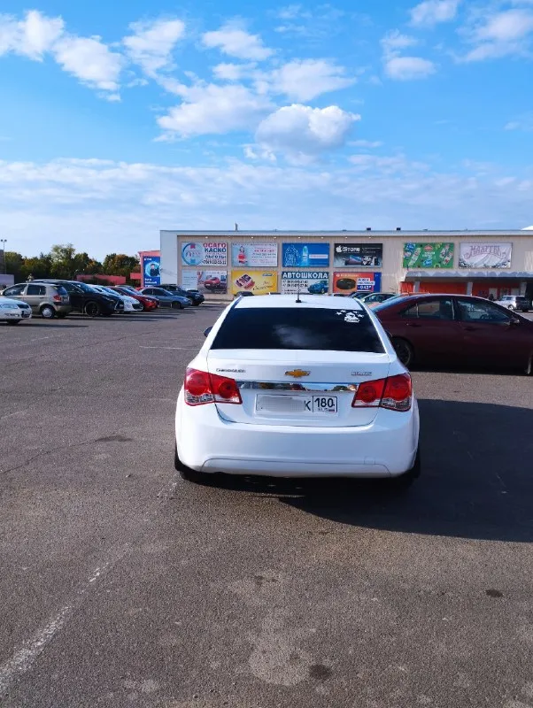 Продам автомобиль chevrolet cruze год выпуска: 2010 двигатель: 1.6 бензин коробка: механика 5 ст пробег авто: 205 тыс. км. авто в отличном состоянии, пробег родной. авто в исправно техническом состоянии. сел и поехал. по комплектации авто: abs, передние стеклоподъёмники, кондиционер, хорошая мультимедиа, качественная и т. д., всё перечислять не буду, кому интересно звоните, любые проверки на любом сто за вас счёт. запчасти всегда только оригинальные, бензин заливал только 95. машиной будете довольны. расход авто в городе 8-9л, трасса-6. цена : 799.000 рублей. возможен торг. город: донецк днр номер телефона: +7 949 3690053 📞 звоните: +7(949)3690053 - фотография - 4