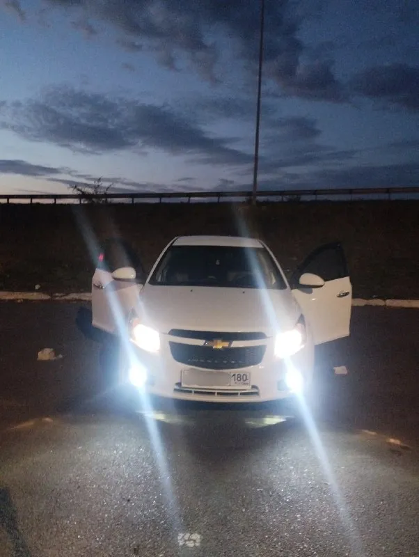 Продам автомобиль chevrolet cruze год выпуска: 2010 двигатель: 1.6 бензин коробка: механика 5 ст пробег авто: 205 тыс. км. авто в отличном состоянии, пробег родной. авто в исправно техническом состоянии. сел и поехал. по комплектации авто: abs, передние стеклоподъёмники, кондиционер, хорошая мультимедиа, качественная и т. д., всё перечислять не буду, кому интересно звоните, любые проверки на любом сто за вас счёт. запчасти всегда только оригинальные, бензин заливал только 95. машиной будете довольны. расход авто в городе 8-9л, трасса-6. цена : 799.000 рублей. возможен торг. город: донецк днр номер телефона: +7 949 3690053 📞 звоните: +7(949)3690053 - фотография - 6