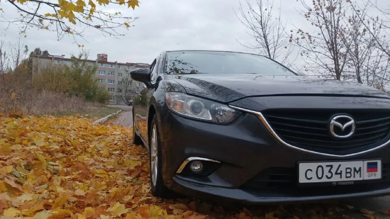 Продаётся личный автомобиль mazda 6 2012г. (по стс, в эксплуатации с 2014г. ) 2,5 (192 л. с. ) skyactiv коробка автомат пробег 129.000 мл. американка, были минимальные повреждения. комплектация: двухзонный климат, круиз, старт/стоп, безключевой доступ, камера заднего вида, мультируль, музыка bose и многое. ⚙масло менялось каждые 6т. км. (расходники на оригинал) резина новая, в комплекте также зимняя. пробег оригинал, любые проверки. vin по запросу. при покупке будете первым владельцем на учете рф🇷🇺 машинка просто🔥 цена 1 470 000 (торг реальному покупателю). +79493026441 +79493492340 📞 звоните: +7(949)3026441 - фотография - 3