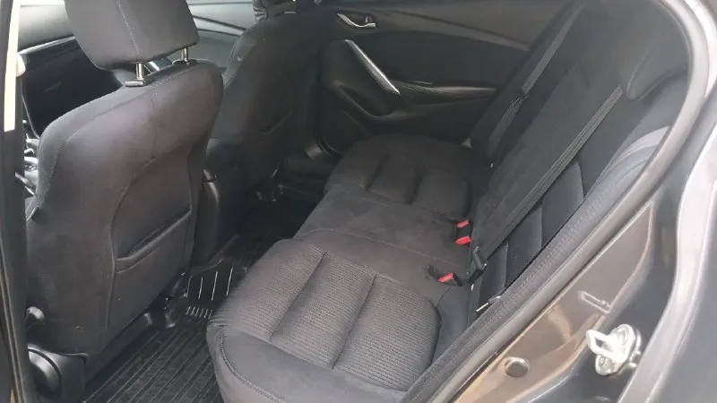 Продаётся личный автомобиль mazda 6 2012г. (по стс, в эксплуатации с 2014г. ) 2,5 (192 л. с. ) skyactiv коробка автомат пробег 129.000 мл. американка, были минимальные повреждения. комплектация: двухзонный климат, круиз, старт/стоп, безключевой доступ, камера заднего вида, мультируль, музыка bose и многое. ⚙масло менялось каждые 6т. км. (расходники на оригинал) резина новая, в комплекте также зимняя. пробег оригинал, любые проверки. vin по запросу. при покупке будете первым владельцем на учете рф🇷🇺 машинка просто🔥 цена 1 470 000 (торг реальному покупателю). +79493026441 +79493492340 📞 звоните: +7(949)3026441 - фотография - 5