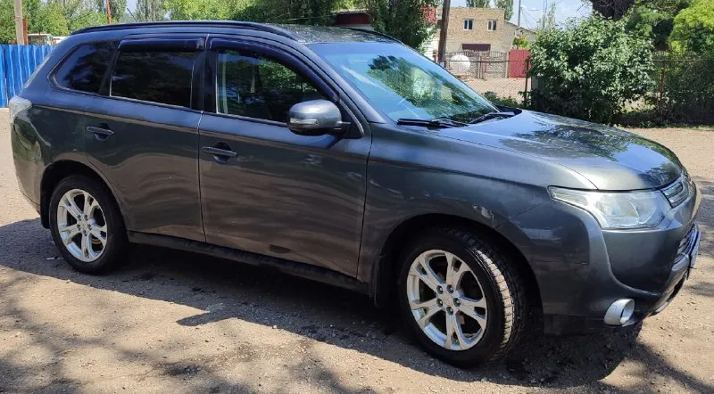 Mitsubishi outlander 2014г. 2.0 бензин. привод пробег 226т. км. климат контроль, подогрев сидений, 4 стеклоподъемника, зимняя резина, магнитола андроид, камера заднего вида, мультируль, центральный замок, дополнительно установлена сигнализация. автомобиль в хорошем состоянии. цена 1.470+торг возможен обмен. более подробнее в лс или по телефону +79591701237 +79592876192 📞 звоните: +7(959)1701237 - фотография - 2