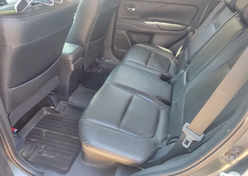 Mitsubishi outlander 2014г. 2.0 бензин. привод пробег 226т. км. климат контроль, подогрев сидений, 4 стеклоподъемника, зимняя резина, магнитола андроид, камера заднего вида, мультируль, центральный замок, дополнительно установлена сигнализация. автомобиль в хорошем состоянии. цена 1.470+торг возможен обмен. более подробнее в лс или по телефону +79591701237 +79592876192 📞 звоните: +7(959)1701237 - фотография - 6