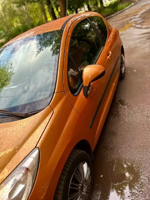 Продам пежо 207 1.6 на автомате. год 2007. двигатель, коробка в отличном состоянии. кузов в хорошем состоянии. с документами все отлично. я хозяйка. машина полностью обслужена, все меняла вовремя! по машине, датчик дождя, автосвет, 2ух зонный климат контроль. салон в идеальном состоянии. кондиционер заправлен. все работает. торг реальному покупателю 400₽ +79494799437 +79495213387 - фотография - 2