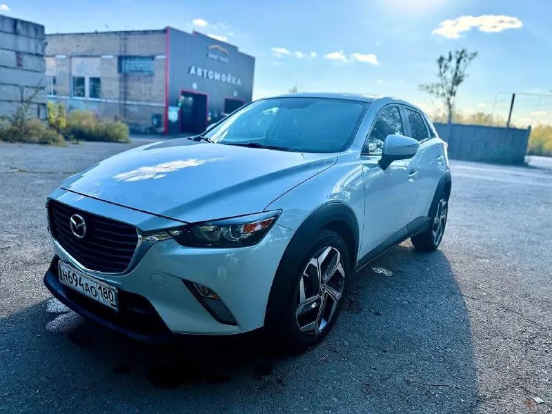 Продам mazda cx-3 2016 года. идеальный городской кроссовер для семьи. продаю по причине того, что машина была "второй" в семье и используется редко. это автомобиль моей жены, поэтому отношение к нему всегда было очень бережным и аккуратным. история автомобиля: * ﻿﻿в августе 2022 года был пригнан из грузии лично для себя. * ﻿﻿с 2022 года - первая и единственная регистрация в россии на меня. * ﻿﻿юридически чистый, все таможенные процедуры пройдены. * ﻿﻿всегда стоял в теплом гараже техническая часть: * ﻿﻿год выпуска: 2016 по вин коду бьется как 2017 * ﻿﻿двигатель: бензиновый 2.0 литра skyactiv (150 л. с.) * ﻿﻿привод: передний * ﻿﻿пробег: 147 000 км (реальный, в основном загородные поездки) * кпп: * ﻿﻿состояние: отличное. за время владения проведено регулярное техническое обслуживание. масла и фильтры менялись вовремя. текущих проблем нет, ничего не стучит, не течет. кузов без ржавчины и серьезных повреждений, только мелкие следы эксплуатации. комплектация и дополнитель 📞 звоните: +7(949)3038384 - фотография - 2