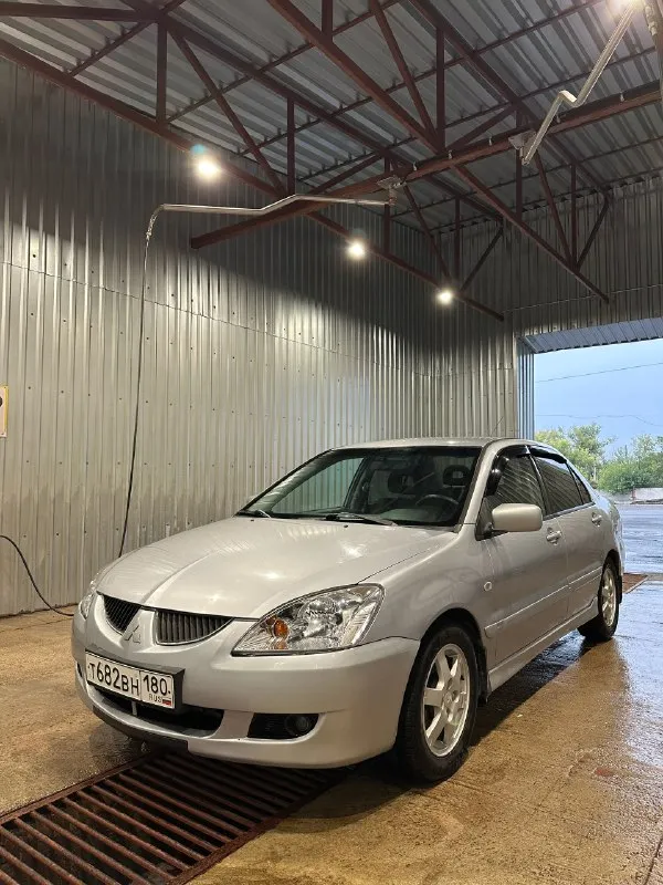 Продам mitsubishi lancer 9 🇯🇵 - 1.6 год выпуска - 2004 кпп - механическая. цена - 395000₽ переоформление без проблем. автомобиль стоит на местном 180 учете. работает идеально, не троит, не дымит. мкпп на отлично. кузов не гнилой. салон опрятный, чистый. установлена android-магнитола с камерой заднего вида. более детально по телефону +79497253134 даниил. осмотр автомобиля в г. донецк 📞 звоните: +7(949)7253134 - фотография - 2