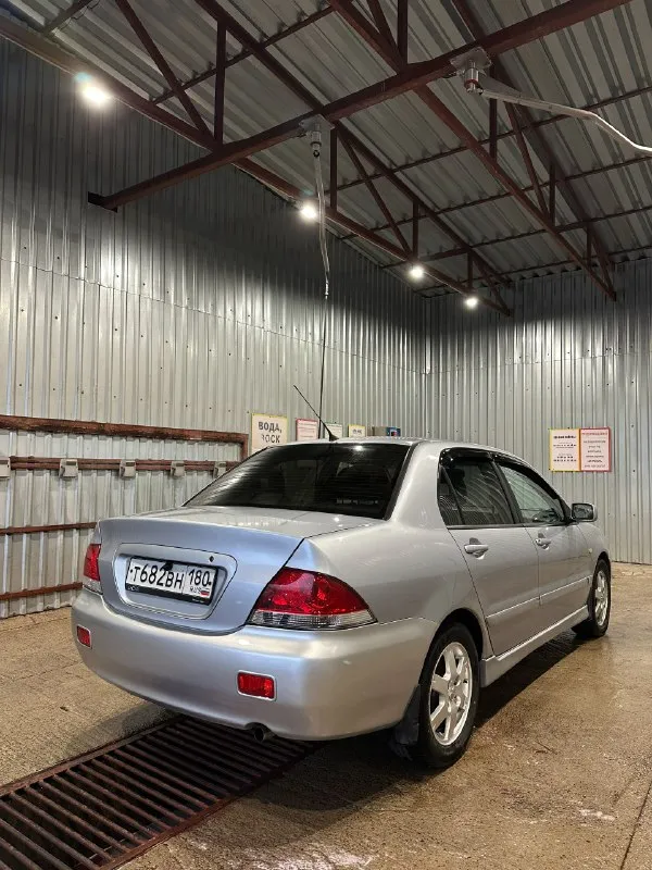 Продам mitsubishi lancer 9 🇯🇵 - 1.6 год выпуска - 2004 кпп - механическая. цена - 395000₽ переоформление без проблем. автомобиль стоит на местном 180 учете. работает идеально, не троит, не дымит. мкпп на отлично. кузов не гнилой. салон опрятный, чистый. установлена android-магнитола с камерой заднего вида. более детально по телефону +79497253134 даниил. осмотр автомобиля в г. донецк 📞 звоните: +7(949)7253134 - фотография - 3