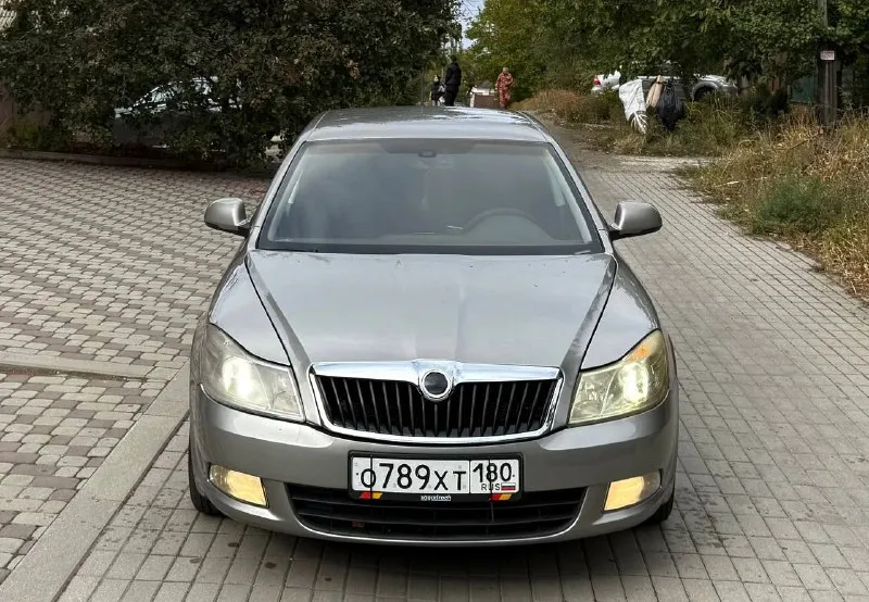 Продам авто skoda octavia a5 tsi 1.8 мт ( skoda октавия) цена: 750.000 руб пробег: 180.000 год выпуска: 2012 год город: донецк номер: +7 949 458 98 51 автомобиль на отличном ходу, едет очень бодро, вложений по тех части не требуеться, хорошая комплектация, надежная связка, улучшеная аудиосистема. звоните. 📲 tg: ⚡️ 📞 звоните: +7(949)4589851 - фотография - 3