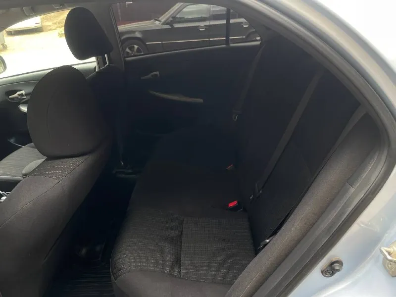 Toyota corolla 2008г, 1.6 бензин, акпп (самый обычный автомат ) 192.000 км пробег преимущественно в родной краске. авто обслужен и ухожен, в салоне не курили, вложений не требует вообще ! комплектация ( климат контроль, 4 эсп, 8 airbag, мульти руль, круиз контроль подогревы стекло зеркал и сидений и т. д) работает абсолютно все так же дополнительно установлено диски легкосплавные r17 спутниковая сигнализация с 2-х сторонней связью и автозапуском led птф хороша акустика масла фильтра поменяны, ходовая после ревизии по документам порядок (любой вид оформления) 2 комплекта резины (зима и лето) 2 комплекта ковриков 2 ключа 2 комплекта дисков г. донецк цена 925.000 руб торг у капота +7-949-551-46-00 есть телеграмм 📲 tg: ник 📞 звоните: +7(949)5514600 - фотография - 7