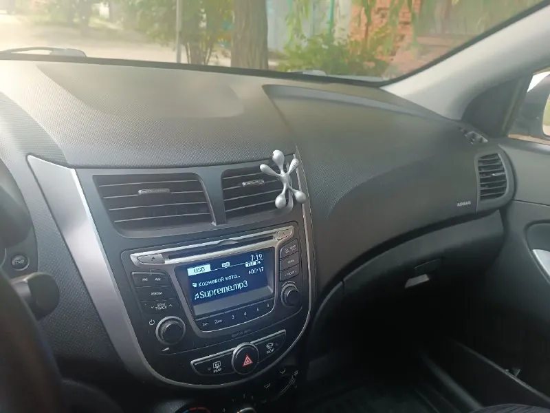 Продам хендай солярис 2014года, двигатель 1.6.механическая коробка передач. пробег 165149км. цена 1050000₽. тел:+79785099455 - фотография - 7