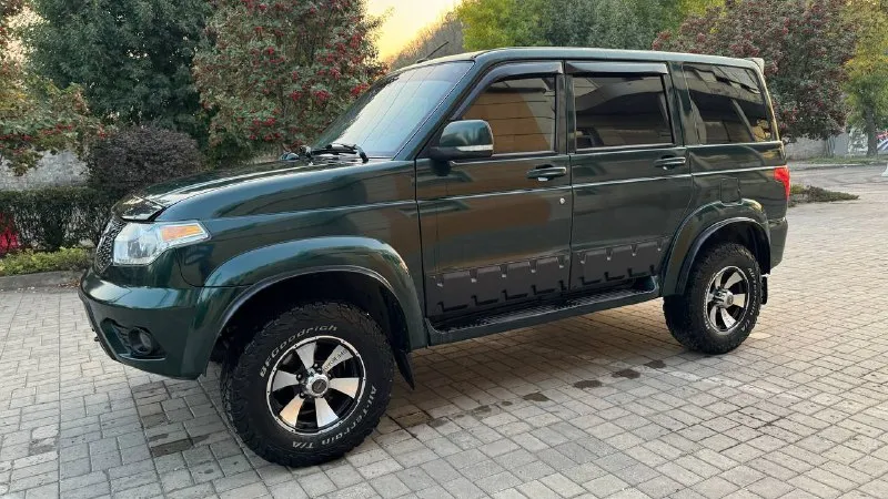 Уаз патриот год: 2015 пробег: 85.000 дополнительная информация: мотор 409 2.7/128лс. 5мкпп. технически и косметически в отличном состоянии. без коррозии и аварий, автомобиль обработан, хорошая грязевая резина, мультимедиа. фактически один владелец, салон как новый, всегда в чехлах. машина в отличном состоянии, ничего обслуживать и делать не нужно. зеленая автотека, оформлена на меня, без аварий. осмотр донецк, калининский цена: 690 т. руб. торг +7(949)77-101-77 - фотография - 2