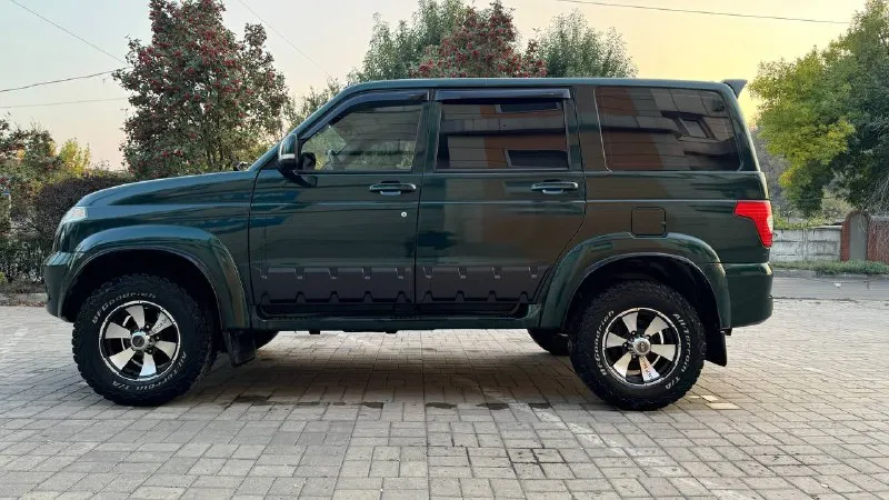 Уаз патриот год: 2015 пробег: 85.000 дополнительная информация: мотор 409 2.7/128лс. 5мкпп. технически и косметически в отличном состоянии. без коррозии и аварий, автомобиль обработан, хорошая грязевая резина, мультимедиа. фактически один владелец, салон как новый, всегда в чехлах. машина в отличном состоянии, ничего обслуживать и делать не нужно. зеленая автотека, оформлена на меня, без аварий. осмотр донецк, калининский цена: 690 т. руб. торг +7(949)77-101-77 - фотография - 4