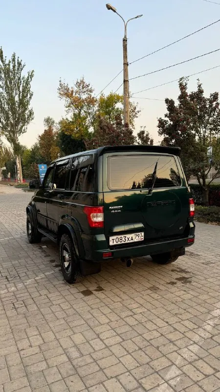 Уаз патриот год: 2015 пробег: 85.000 дополнительная информация: мотор 409 2.7/128лс. 5мкпп. технически и косметически в отличном состоянии. без коррозии и аварий, автомобиль обработан, хорошая грязевая резина, мультимедиа. фактически один владелец, салон как новый, всегда в чехлах. машина в отличном состоянии, ничего обслуживать и делать не нужно. зеленая автотека, оформлена на меня, без аварий. осмотр донецк, калининский цена: 690 т. руб. торг +7(949)77-101-77 - фотография - 5