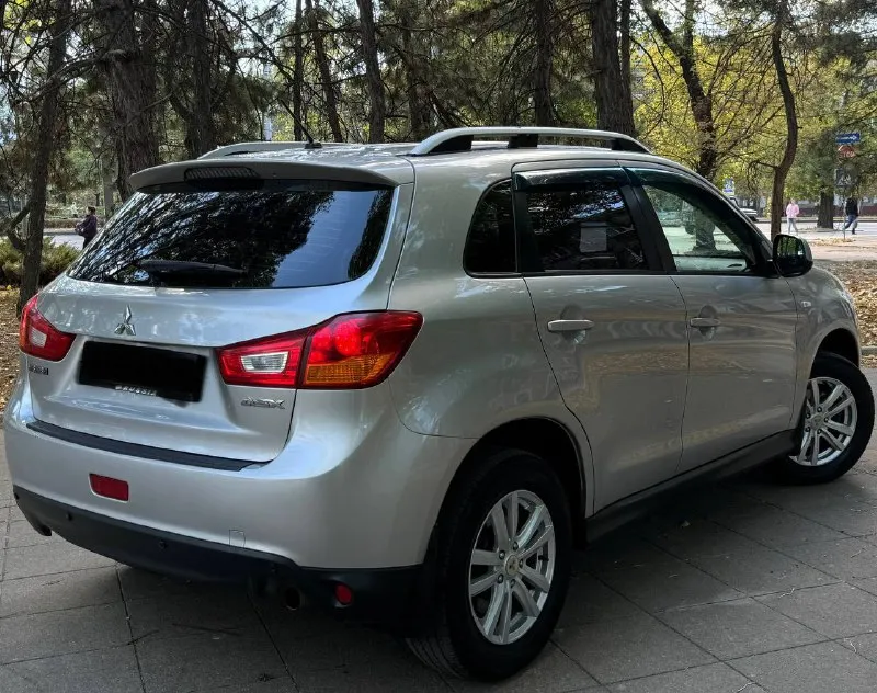 Продам mitsubishi asx год:2013 пробег :132.000 двигатель:1.6 коробка :механика автотека зелёная без дтп в родном окрасе автомобиль в идеальном состоянии за машину не стыдно полностью обслужен от а до я ходовая работает идеально без посторонних звуков 3.500км назад было полное обслуживание за машину не стыдно готов на любые проверки за ваш счет комплектация:, подогрев стекол, мульти руль, круиз контроль, подогрев сидений, кондиционер рабочий, bluetooth, в машине есть все для удобства цена: 1.080.000 +79495278015 - фотография - 4