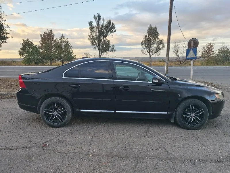 Я хозяин. продам ухоженный автомобиль. денег не жалел. продажа в связи с покупкой недвижимости. продается вольво s80 2011 года выпуска. объем двигателя 2,5 турбо, машина в отличном состоянии. двигатель после полного кап. ремонта. работает идеально. работает чётко. передачи переключает плавно - без пинков и рывков. была произведена замена масла. установлен новый компрессор кондиционера. новый фреон. климат-контроль работает. печка греет кузов автомобиля в отличном состоянии. оцинкован и бесшумлен заводом. ходовая часть полностью обслужена. посторонние звуки при езде отсутствуют. шикарный кожаный салон вас не оставит равнодушным. он отличного качества и в отличном состоянии. электрическая часть автомобиля полностью функционирует. работает каждая кнопочка. отличная фирменная резина и фирменные диски доставят вам огромное удовольствие при езде. автомобиль на данный момент не требует вложений. было вложено большое количество денег и времени. продав 📞 звоните: +7(959)1087621 - фотография - 5