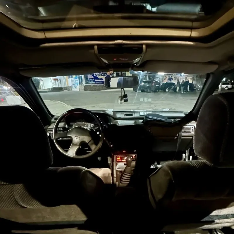 Продаю mitsubishi galant 6 1.8, 1991 года! отличный вариант для любителей классики! машина едет очень бодро, до 200 км/ч разгонял — не ведет, и есть потенциал для большего! новые тормоза и стойки, в остальном состояние хорошее. нужно вложиться в кузов: преварить крылья и арки. если заняться, выйдет лучше, чем приора и тому подобные в ценовом сигменте ! цена:. звоните для подробностей: +79493240524 📞 звоните: +7(949)3240524 - фотография - 5