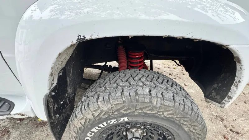 Уаз патриот год: 2018 пробег: 100000км машина в хорошем состоянии, полностью исправна, весь в родной краске, без дтп, стоят сиденья кожа от град чероки, магнитола t'eyes, комплектация "максимум" на электроблокировке, новые диски и резина 25 года, всех изменений написать не хватит, подробнее по телефону. находится в г. волноваха цена: 1.100.000р 📞тел. : +7(949)104-51-98 - фотография - 4