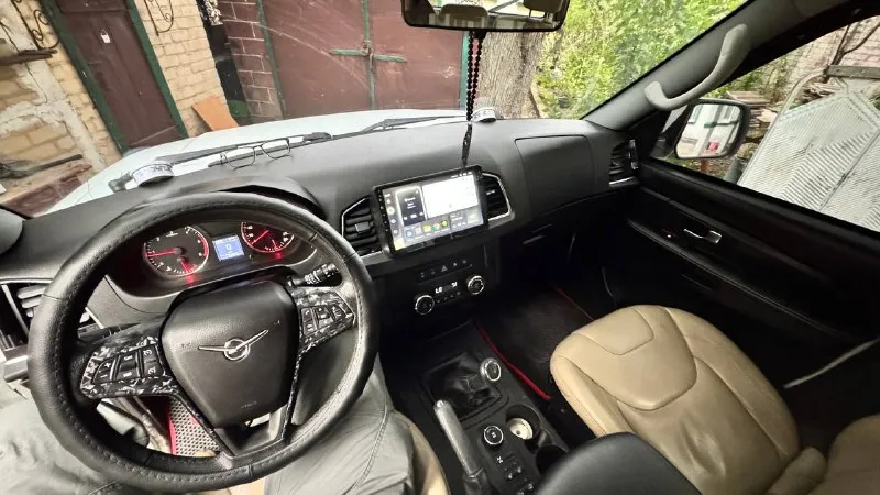 Уаз патриот год: 2018 пробег: 100000км машина в хорошем состоянии, полностью исправна, весь в родной краске, без дтп, стоят сиденья кожа от град чероки, магнитола t'eyes, комплектация "максимум" на электроблокировке, новые диски и резина 25 года, всех изменений написать не хватит, подробнее по телефону. находится в г. волноваха цена: 1.100.000р 📞тел. : +7(949)104-51-98 - фотография - 6