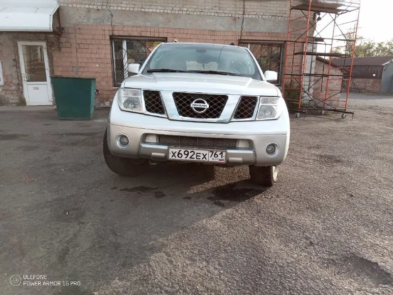 Продаётся мощный и надёжный nissan pathfinder 2006 года с бензиновым мотором 4.0 л — отличный вариант для тех, кто ценит комфорт и уверенность на дороге. ✅ полный привод – настоящая проходимость ✅ просторный салон – удобно для семьи и дальних поездок ✅ технически исправен, вложений не требует ✅ косметические мелочи присутствуют, но на них сделаю адекватную скидку пробег: 275 000 км цена: 900 000 руб. авто в донецке. поставил недавно контрактный мотор с гарантией. возможен обмен на toyota с продажей не спешу номер для связи +7 949 484 0684 📞 звоните: +7(949)4840684 - фотография - 6