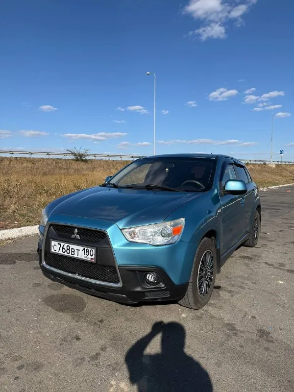 Mitsubishi asx, 2011 года 1,8 обьем двигателя 140 лошадей коробка автомат работает отлично, двигатель обслужен, масло не ест, в отличном состоянии. по технической части проблем нет, на полном ходу. установлена магнитолла teyes, мультируль. кондиционер работает, обогрев передних сидений. электрические стеклоподъемники пробег 183 тыс. я владелец, проблем с переоформлением не будет. цена : 1 150 000, реальному покупателю хороший торг +7(949)4140383 📲 tg: @lifendurrr 📞 звоните: +7(949)4140383 - фотография - 4