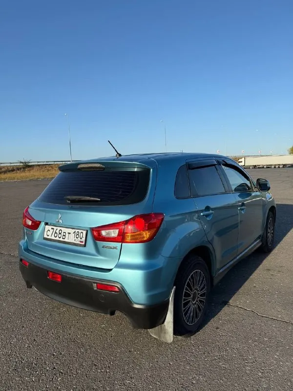 Mitsubishi asx, 2011 года 1,8 обьем двигателя 140 лошадей коробка автомат работает отлично, двигатель обслужен, масло не ест, в отличном состоянии. по технической части проблем нет, на полном ходу. установлена магнитолла teyes, мультируль. кондиционер работает, обогрев передних сидений. электрические стеклоподъемники пробег 183 тыс. я владелец, проблем с переоформлением не будет. цена : 1 150 000, реальному покупателю хороший торг +7(949)4140383 📲 tg: @lifendurrr 📞 звоните: +7(949)4140383 - фотография - 6