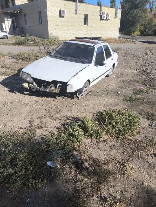 Продам ford сиера по запчастям или целяком, тачка была ещё вчера в идеале, мотор 2.0 dohc газ бензин... - фотография