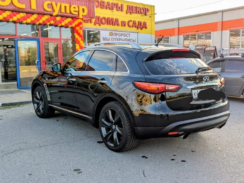 В продаже infiniti 2010 в идеальном состоянии! 🔥 ​если вы ищете машину, в которую не нужно вкладывать ни копейки, – это ваш вариант. сел и поехал! ​✅ двигатель: 3.5 бензин, самый надежный в линейке. в идеальном состоянии, не дымит. ✅ коробка: автомат, работает идеально. ✅ ходовая, кузов, электрика: всё в превосходном состоянии. 3 косметических подкраса. ✅ комплектация: максимальная! кожаный салон без потертостей, люк, потолочный tv, камеры 360, датчики света/дождя. ✅ бонусы: дорогие диски с отличной резиной. ✅ документы: юридически кристально чистая. ​приезжайте на осмотр, не разочаруетесь! ​📍 место осмотра: донецк 💰 цена: 1700.000 ₽ 📞 телефон: +7 949-493-25-03 - фотография - 4