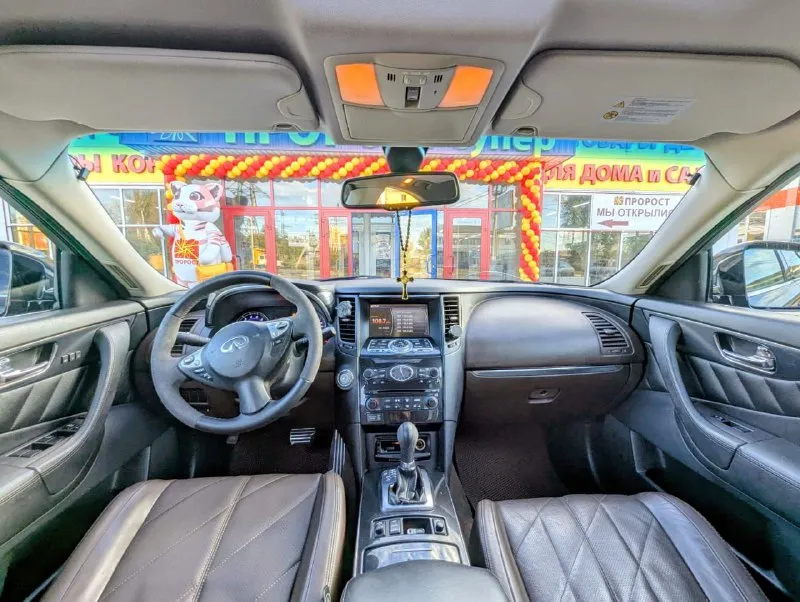 В продаже infiniti 2010 в идеальном состоянии! 🔥 ​если вы ищете машину, в которую не нужно вкладывать ни копейки, – это ваш вариант. сел и поехал! ​✅ двигатель: 3.5 бензин, самый надежный в линейке. в идеальном состоянии, не дымит. ✅ коробка: автомат, работает идеально. ✅ ходовая, кузов, электрика: всё в превосходном состоянии. 3 косметических подкраса. ✅ комплектация: максимальная! кожаный салон без потертостей, люк, потолочный tv, камеры 360, датчики света/дождя. ✅ бонусы: дорогие диски с отличной резиной. ✅ документы: юридически кристально чистая. ​приезжайте на осмотр, не разочаруетесь! ​📍 место осмотра: донецк 💰 цена: 1700.000 ₽ 📞 телефон: +7 949-493-25-03 - фотография - 8