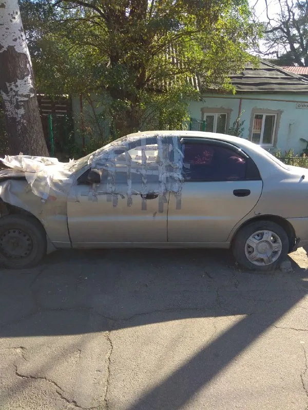 Продам как донора, 2008 год. двигатель (компрессия на цилиндрах 12; 12,5) и коробка опель. стёкла целые, заклеено потому что в момент аварии были опущены, перебило проводку. не на ходу, нужен эвакуатор. телефон+79494783630 📲 tg: @valsimvik 📞 звоните: +7(949)4783630 - фотография - 2