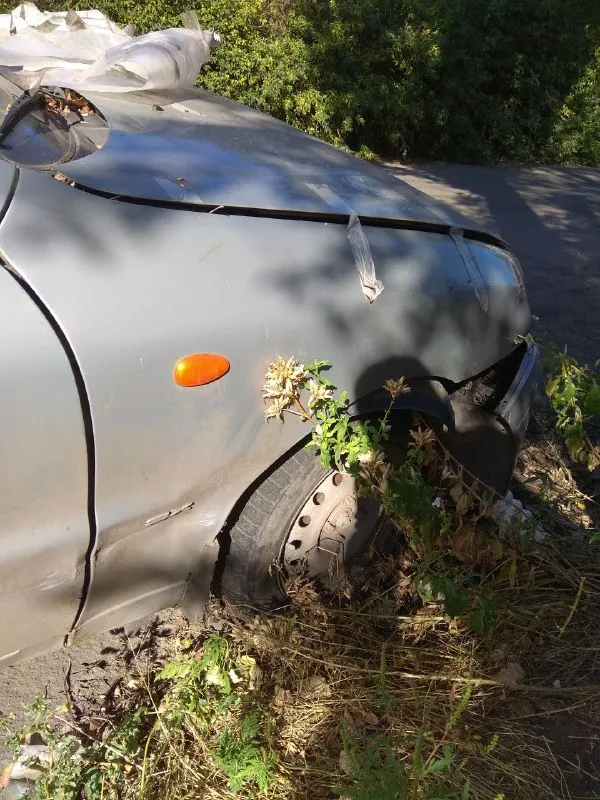 Продам как донора, 2008 год. двигатель (компрессия на цилиндрах 12; 12,5) и коробка опель. стёкла целые, заклеено потому что в момент аварии были опущены, перебило проводку. не на ходу, нужен эвакуатор. телефон+79494783630 📲 tg: @valsimvik 📞 звоните: +7(949)4783630 - фотография - 6