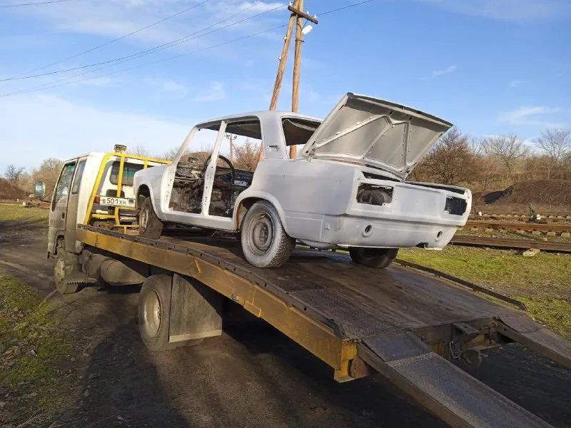 Продам кузов 2105 без мотора и салона коробка на авто, кузов полностью поварен, замена задних и пере... - фотография