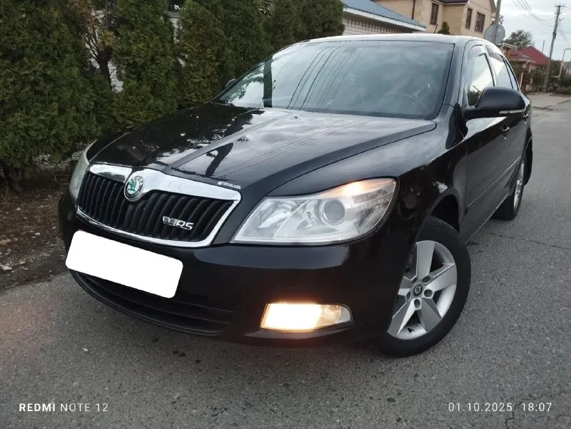 Skoda octavia restailyng avtomat 1.6 mpi,2011 год выпуска, отличное состояние кузова, без дтп, без ржавчины и коррозии, пороги и днище без нареканий, автотека вся зелёная, пробег 172 000 км, мотор 1.6 mpi-8 клапанный самый простой и самый надежный-без нареканий, автомат aisin 6-ступенчатый, самый простой и самый надёжный, работает без нареканий, ходовая часть обслужена, салон чистый и аккуратный, самая максимальная комплектация:климат-контроль, круиз-контроль, полный электропакет, противотуманные фары, мультимедиа с управлением на руле, электрозеркала с подогревом, заводской подлокотник, парктроник, центр. замок, обогрев заднего стекла, задний дворник, подогрев сидений, abs, airbag, регулировка руля по высоте и глубине, водит. сиденья, литые диски р-16,датчик дождя, датчик света, полностью обслужена, оформление вместе с вами в мрэо, цена 780 000 рублей, телефон для связи +79494281150 - фотография - 2