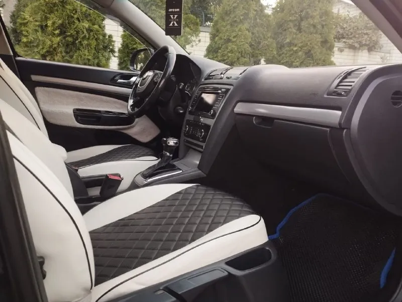 Skoda octavia restailyng avtomat 1.6 mpi,2011 год выпуска, отличное состояние кузова, без дтп, без ржавчины и коррозии, пороги и днище без нареканий, автотека вся зелёная, пробег 172 000 км, мотор 1.6 mpi-8 клапанный самый простой и самый надежный-без нареканий, автомат aisin 6-ступенчатый, самый простой и самый надёжный, работает без нареканий, ходовая часть обслужена, салон чистый и аккуратный, самая максимальная комплектация:климат-контроль, круиз-контроль, полный электропакет, противотуманные фары, мультимедиа с управлением на руле, электрозеркала с подогревом, заводской подлокотник, парктроник, центр. замок, обогрев заднего стекла, задний дворник, подогрев сидений, abs, airbag, регулировка руля по высоте и глубине, водит. сиденья, литые диски р-16,датчик дождя, датчик света, полностью обслужена, оформление вместе с вами в мрэо, цена 780 000 рублей, телефон для связи +79494281150 - фотография - 6