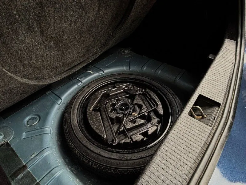 Opel astra j рейсталенг год выпуска 2012 конец, объем двигателя 1.6 16v кпп 5 ступенчатая родной пробег 158.000 т км один владелец, авто, всю жизнь, в одной семье, состояние кузова впечатляет рыжиков сколов и тд нет ! авто в отличном состояние в красивом цвете синий металлик, богатая комплектация, круиз контроль, двух зонный климат контроль, датчик света, датчик дождя, комбинированный салон, подогрев сидений, подогрев руля, подогрев стекла, полный электростеклопакет, парктроники, хорошая акустика, комплект резины с дисками, две пары заводских ключей, сервисные книжки и т. п, автомобиль без вложений! готов на любое сто я владелец по документам продаже с оформлением в мрэо осмотр г. донецк цена 725.000.р аргументированный торг номер телефона +79494873571 - фотография - 10