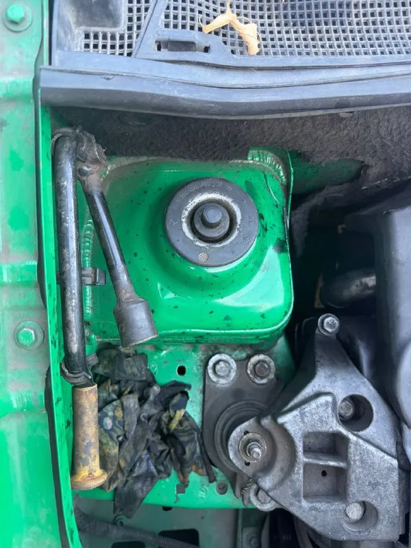 Прода рено кенго, 1.5 дизель 2004 года выпуска, родной пробег 191 тысяча, машина из под дедушки, в хорошем состоянии. авто на днр учёте. цена 430 тысяч рублей, небольшой торг возможен возле капота автомобиля. +7 949 526 50 11 алексей - фотография - 4