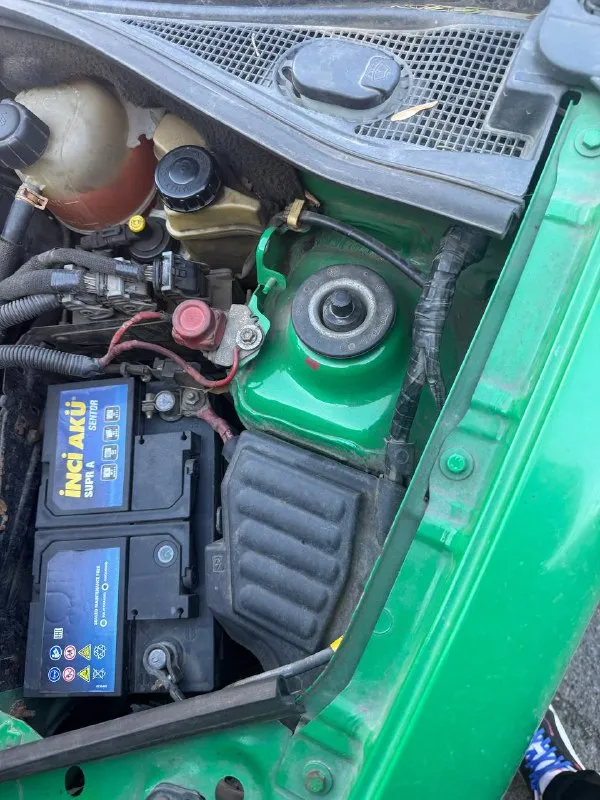 Прода рено кенго, 1.5 дизель 2004 года выпуска, родной пробег 191 тысяча, машина из под дедушки, в хорошем состоянии. авто на днр учёте. цена 430 тысяч рублей, небольшой торг возможен возле капота автомобиля. +7 949 526 50 11 алексей - фотография - 5