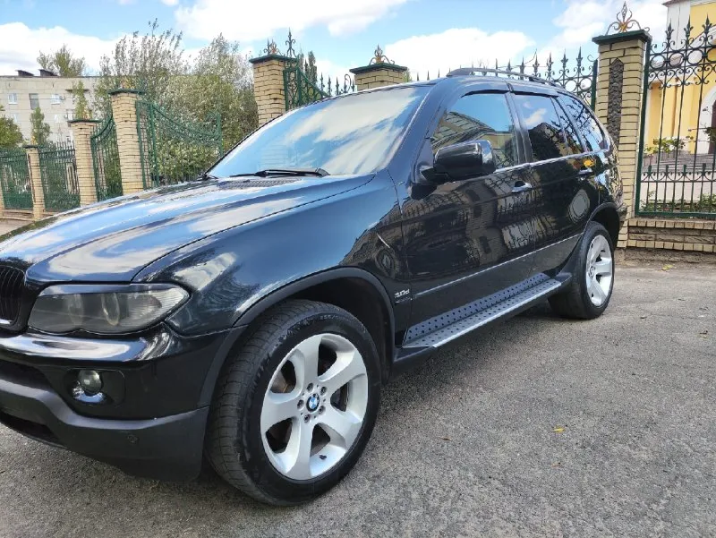 Продам bmw х5 2006г двигатель м57 3.0 самый лучший и надёжный мотор в бмв машинка обслужена и готова к эксплуатации автомобиль личный эксплуатировался бережно и вовремя обслуживался. ржавчины и рыжиков нет, нанесена керамика. вид имеет, салон ухоженный. ходовая обслужена, имеются новые запчасти на будущее, отдам с машиной. от машины не избавляюсь. климат контроль морозит электрика вся исправна. сел и катайся осмотр г. енакиево цена 1.2 мил торг возможен обмен с вашей доплатой тел +79493176466 📞 звоните: +7(949)3176466 - фотография - 2