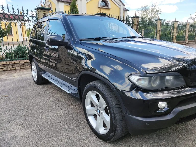 Продам bmw х5 2006г двигатель м57 3.0 самый лучший и надёжный мотор в бмв машинка обслужена и готова к эксплуатации автомобиль личный эксплуатировался бережно и вовремя обслуживался. ржавчины и рыжиков нет, нанесена керамика. вид имеет, салон ухоженный. ходовая обслужена, имеются новые запчасти на будущее, отдам с машиной. от машины не избавляюсь. климат контроль морозит электрика вся исправна. сел и катайся осмотр г. енакиево цена 1.2 мил торг возможен обмен с вашей доплатой тел +79493176466 📞 звоните: +7(949)3176466 - фотография - 3