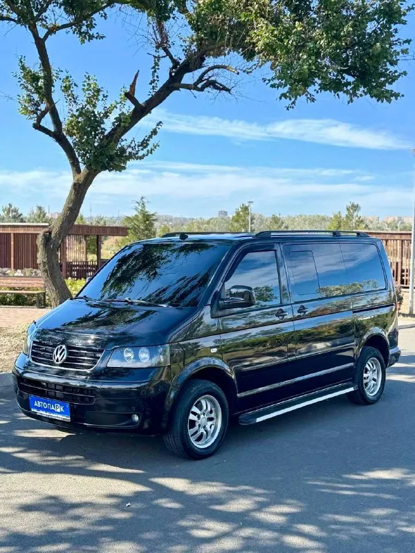 💣 Volkswagen t5 multivan

💰Цена: 1 500 000р
🏢Город: мариуполь
📅Год выпуска: 2004
🧾Пробег: 290 113 км.
⚙️Двигатель: 2.5
⛽Топливо: дизель
⚙️Кпп: автомат

📞 Телефон:

+7-949-551-91-52
+7-949-727-41-51
+7-989-263-55-56

💾 Описание:

Премиальная версия легендарного микроавтобуса vw transporter

☑️ Комплектация с акпп

☑️ 7 Мест, салон трансформер

☑️ Опрятный кузов без дефектов
(Всего три крашеных элемента)

✔️ Максимальная комплектация с классическим 6-ти ступенчатым автоматом, сдвижными дверьми с двух сторон, раздельным климат-контролем (холодит и греет шикарно), семи местный двухцветный салон трансформер со встроеным детским креслом, шесть подушек безопасности, стол, android телевизор и магнитола с bluetooth и камерой заднего вида, парктроники перед/зад, рейлинги, птф, abs, литые диски на хорошей летней резине.

✔️ Автомобиль после полного то с заменой масла в двигателе и акпп, всех фильтров и переуплотнения турбины.

Улица шевченко 269 - фотография - 3