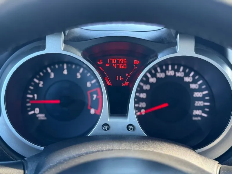 🇯🇵 nissan juke 🐞 💰цена: 890 000р 🏢город: мариуполь 📅год выпуска: 2011 🧾пробег: 170 795 км. ⚙️двигатель: 1.6 ⛽топливо: бензин ⚙️кпп: механика 📞 телефон: +7-949-727-41-51 +7-949-551-91-52 +7-989-263-55-56 💾 описание: ✅ оцинкованный кузов без дефектов и дтп, весь в родной краске 💯% ✅ отличный городской паркетник - высокий, вместительный, надёжный, комфортный. кузов и техническая часть на 5+. ✅ надежный цепной двигатель hr16 в паре с классической механикой и переднеприводной компоновкой не имеет заводских недостатков, очень надежный и не прихотливый. ✅ кондиционер контроль морозит отлично ❄️, электро-зеркала с подогревом, 4 электро стеклоподъёмника, гур, abs, центральный замок, кожаный руль, парктроник, мультимедиа с bluetooth. улица шевченко 269 🏦 возможна продажа в кредит по двум документам. - фотография - 10