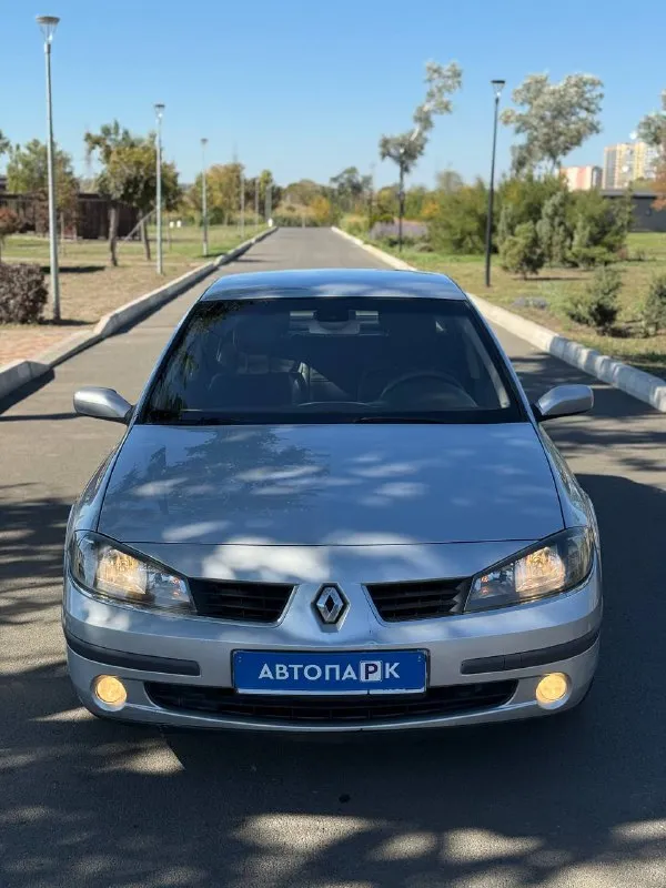 🔘 renault laguna 💰цена: 550 000р 🏢город: мариуполь 📅год выпуска: 2006 🧾пробег: 289 729 км. ⚙️двигатель: 1.6 16v ⛽топливо: бензин ⚙️кпп: механика 📞телефон: +7-949-727-41-51 +7-949-551-91-52 +7-989-263-55-56 💾 описание: ✅ оцинкованный кузов, весь в родной краске (один косметический окрас) ✅ оригинальный пробег ✅ техническая часть на 5+ ✅ лифтбэк - огромный багажник ❗️гбо евро-4 вписано в птс 🚙 легендарный двигатель k4m 1.6 16v простой и надежный. ходовая без посторонних звуков, мягкая, высокий клиренс. салон в отличном состоянии. ❄️ двухзонный климат-контроль (холодит шикарно), abs, гидроусилитель руля, подушки безопасности, полный электопакет, подогрев сидений, птф, литые диски, кожаный комбинированный салон, start/stop. улица шевченко 269 🏦 возможна продажа в кредит по двум документам. - фотография - 2