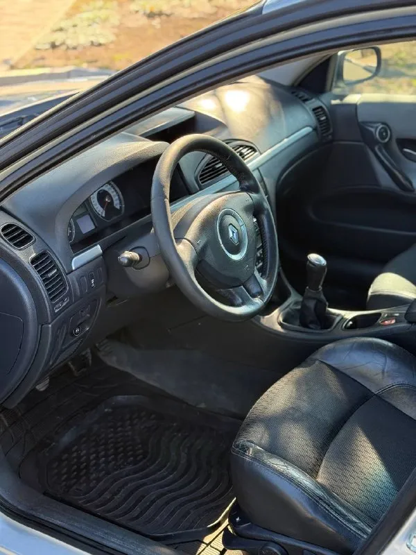 🔘 renault laguna 💰цена: 550 000р 🏢город: мариуполь 📅год выпуска: 2006 🧾пробег: 289 729 км. ⚙️двигатель: 1.6 16v ⛽топливо: бензин ⚙️кпп: механика 📞телефон: +7-949-727-41-51 +7-949-551-91-52 +7-989-263-55-56 💾 описание: ✅ оцинкованный кузов, весь в родной краске (один косметический окрас) ✅ оригинальный пробег ✅ техническая часть на 5+ ✅ лифтбэк - огромный багажник ❗️гбо евро-4 вписано в птс 🚙 легендарный двигатель k4m 1.6 16v простой и надежный. ходовая без посторонних звуков, мягкая, высокий клиренс. салон в отличном состоянии. ❄️ двухзонный климат-контроль (холодит шикарно), abs, гидроусилитель руля, подушки безопасности, полный электопакет, подогрев сидений, птф, литые диски, кожаный комбинированный салон, start/stop. улица шевченко 269 🏦 возможна продажа в кредит по двум документам. - фотография - 9