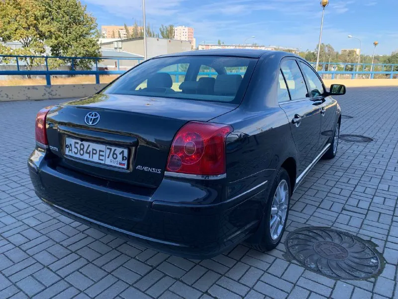 Toyota avensis 1.8 2 хозяина год 2004 все стекла заводские лобовое с подогревом дворников но есть трещина на лобовом пробег 165т оригинальный автотека зелёная без дтп автомобиль заводском окрасе за исключением одной детали косметика резина стоит новая мотор коробка ходовая в идеальном состоянии намёк на ржавчину нету вообще сохранился отлично автомобиль г. мариуполь +79496347909 цена 750т - фотография - 6