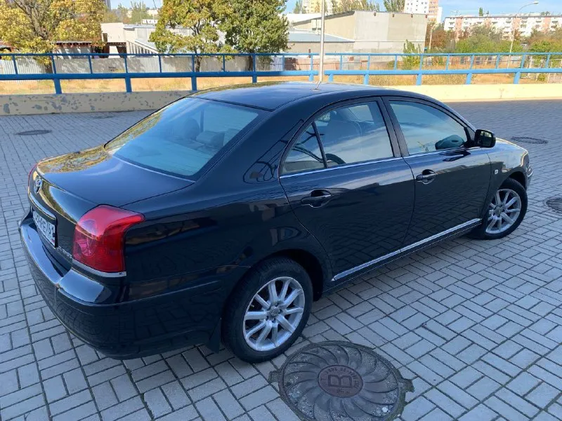 Toyota avensis 1.8 2 хозяина год 2004 все стекла заводские лобовое с подогревом дворников но есть трещина на лобовом пробег 165т оригинальный автотека зелёная без дтп автомобиль заводском окрасе за исключением одной детали косметика резина стоит новая мотор коробка ходовая в идеальном состоянии намёк на ржавчину нету вообще сохранился отлично автомобиль г. мариуполь +79496347909 цена 750т - фотография - 7