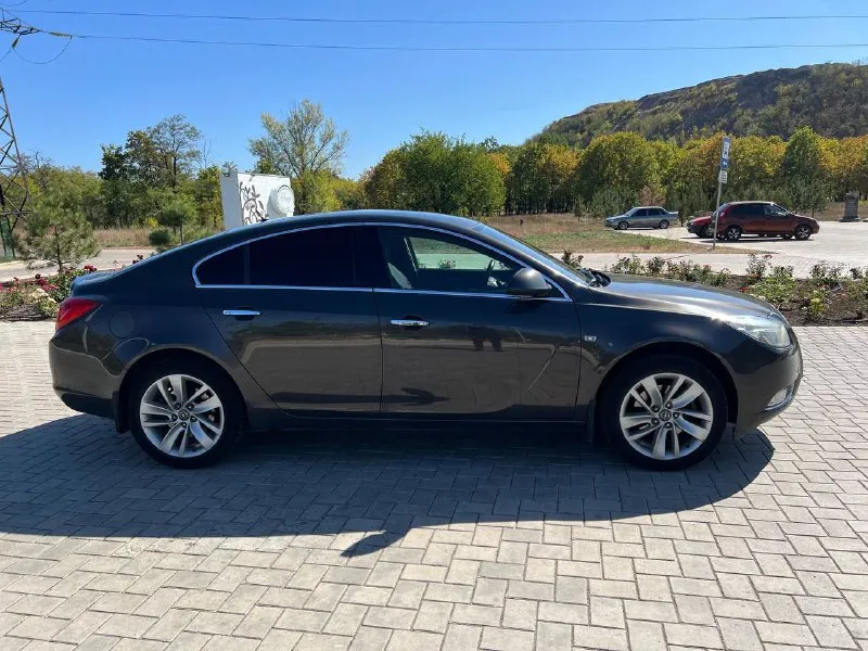 Opel insignia turbo 1.6⚡️180л. с ✨год выпуска 2013 комплектация cosmo sport кузов лифтбек ⚡️мультируль ⚡️2х зонный климат-контроль ⚡️6 air bag ⚡️abs ⚡️eba помощь при экстренном торможении ⚡️ebd система распределения тормозных усилий ⚡️asr aнтипробуксовочная система ⚡️esp система курсовой устойчивости ⚡️. .. /telegram. org/img/emoji/40/e29aa1.png')">⚡️ручник с электроприводом ⚡️датчик света ⚡️датчик дождя ⚡️электропривод боковых зеркал ⚡️складываемые задние сидения ⚡️2 ключа все сервисные книжки! и многое другое. двигатель 1,6 turbo. разгон до 100 за секунды. работает идеально мкпп 6 ступенчатая, работает на 5+ ✨кузов в идеальном состоянии, без рыжиков, сколов и прочего салон чистый, ухоженный, в авто не курили! ✨резина r18 лето новая. так же комплектом отдам зимнюю шипованную на r17 родных дисках. ✨по документам я хозяин, любое переоформление ! цена 965 хороший торг г. донецк все остальные вопросы по телефону +79494171326 - фотография - 5