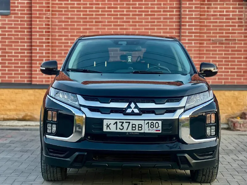 Продается mitsubishi asx 2021 года выпуска, всего один хозяин, пробег составляет 25 000 подтвержденный и оригинальный. автомобиль проходит любые проверки и находится в предмаксимальной комплектации, включающей такие опции, как система мониторинга слепых зон, адаптивный круиз-контроль (дистроник), подогрев сидений, климат-контроль, система старт-стоп, бесключевой доступ, заводской планшет, датчик движения по полосе, а также 18-дюймовые диски. в комплекте идут два набора резины, оба в идеальном состоянии. я являюсь владельцем автомобиля более двух лет, тщательно слежу за его состоянием и обслуживанием. цена установлена в размере 2.320.000₽ рублей, но для реального покупателя возможен небольшой торг. по всем вопросам прошу звонить по номеру +7 (949) 808-10-85 или +7 (909) 422-39-48. также доступны для связи telegram и whatsapp. автомобиль находится в отличном состоянии и готов к эксплуатации, не упустите шанс стать его новым владельцем! - фотография - 2