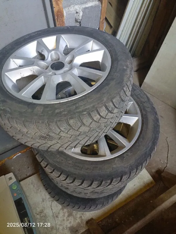 Продам: saab 9-3 🗓 :2007 года ⛽️вид топлива:бензин ⚙️двигатель : 1.8 💴цена: 550 000 ( торг у капота) 🗺️пробег: 360 000 коробка: механика описание: автомобиль на полном ходу. сел и поехал. резина летняя + зимняя на титановых дисках. кондиционер. двигатель опель астра. машина находится в мариуполе. переоформление по птс 📞 🇷🇺 звоните: +79497215129 - фотография - 10