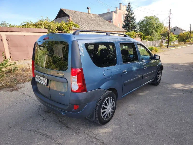Продам dacia logan 2008 год 7 мест. 1.6 8 клапанов 90 л. с, кпп механика. машина местная куплена в донецке в салоне. комплектация- кондиционер, передние стеклоподьемники, гур, птф, air bag, центральный замок, электро зеркала, сигнализация. г макеевка, цена 650000 р. +79493081144 📞 звоните: +7(949)3081144 - фотография - 5